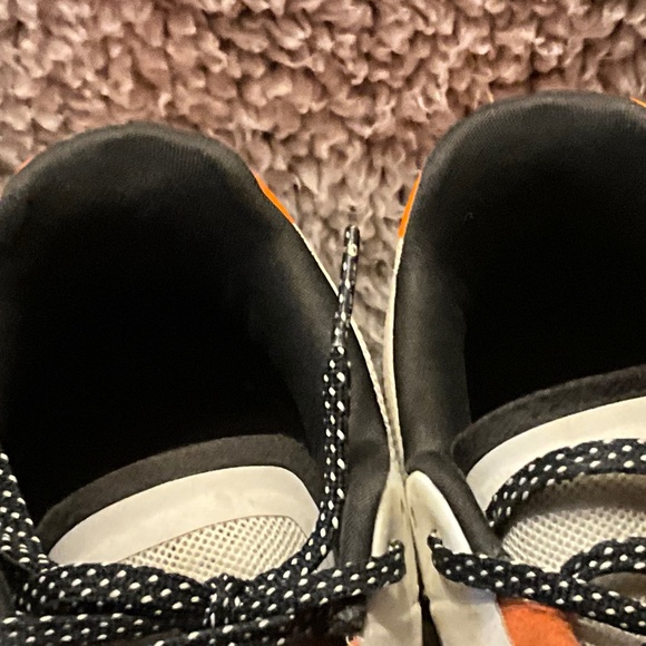 On Cloudmonster running shoes.  Men’s 9.5 - Picture 7 of 8